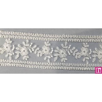 67162 ENTREDOS TUL BORDADO HELINA 47 MM. POLIESTER 100% MARFIL Venta en piezas de 13.00 M