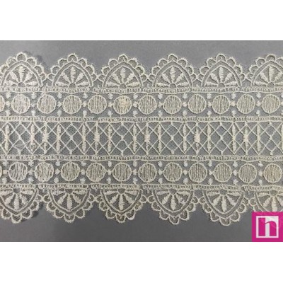 67172 GALON TUL BORDADO HELMET 90 MM. POLIESTER 100% MARFIL Venta en piezas de 13.00 M