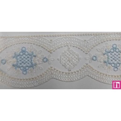 67176 PUNTILLA TUL BORDADO CLARA 65 MM. POLIESTER 102% MARFIL/CELESTE Venta en piezas de 13.00 M