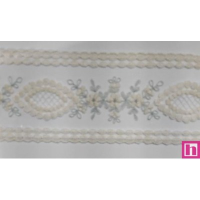 67183 ENTREDOS TUL BORDADO BEATRIZ 60 MM. POLIESTER 103% MARFIL/VERDE Venta en piezas de 13.00 M