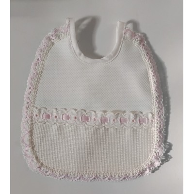 982931-011 MANUELA BABERO 20X22 (01) PIQUE+PANAMA+CINTA POLIESTER 60%-ALGODON 40% BEIG/ROSA Venta en piezas de 3.00 U