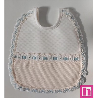 982931-021 MANUELA BABERO 20X22 (02) PIQUE+PANAMA+CINTA POLIESTER 60%-ALGODON 40% BEIG/CELESTE Venta en piezas de 3.00 U