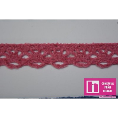 58451 STELLA REMATE BOLILLO VELVET 15 MM. POL 100% MAGENTA VENTA EN PIEZAS DE 15 M APROX