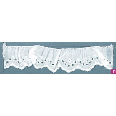 1660014-000 BORDADO FRUNCIDO BATISTA IKIA POLIESTER 60%-ALGODON 40% BLANCO Venta en piezas de 11.00 M