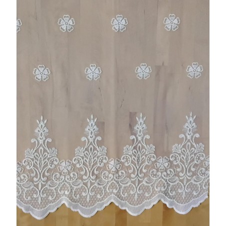 66358 TUL BORDADO AMBOS LADOS ENGUIN (01) 1.50 MTS. POLIESTER 100% NATURAL Venta en piezas de 15.00 M